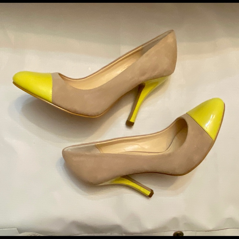 Pre owned women’s Isola heels 8.5
